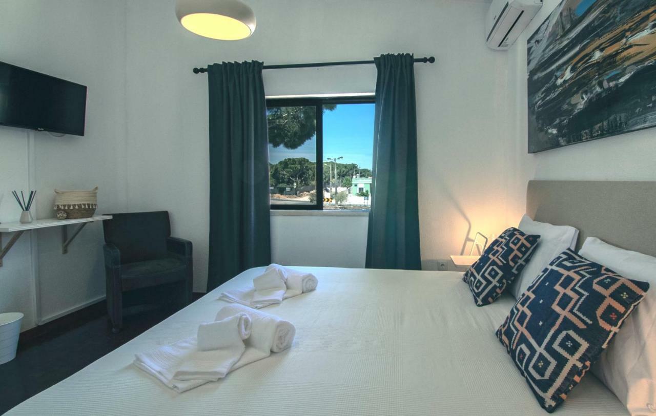 Pine House - Faro Airport, Beach And City Center Kültér fotó